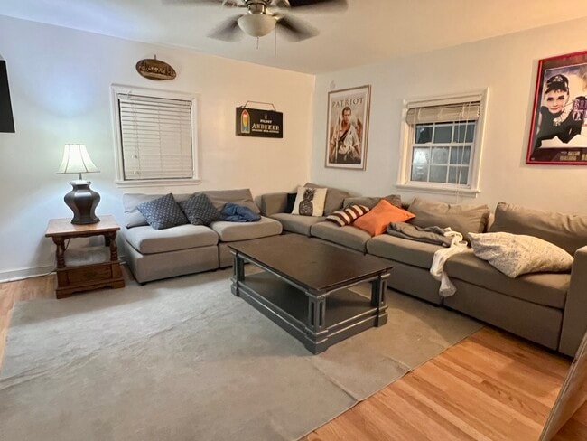 Photo - 185 Fishburne St