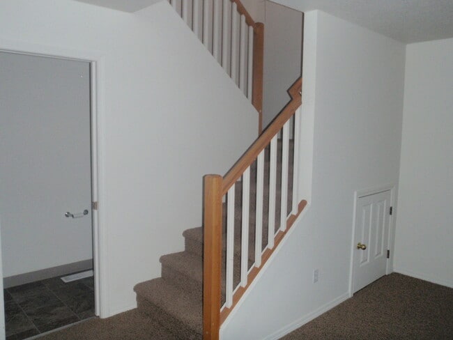 Photo - **BEAUTIFUL 3B/2.5Ba HOME IN DESIRABLE FIS...