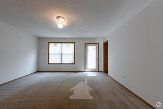Building Photo - 204 Beatie St Rental