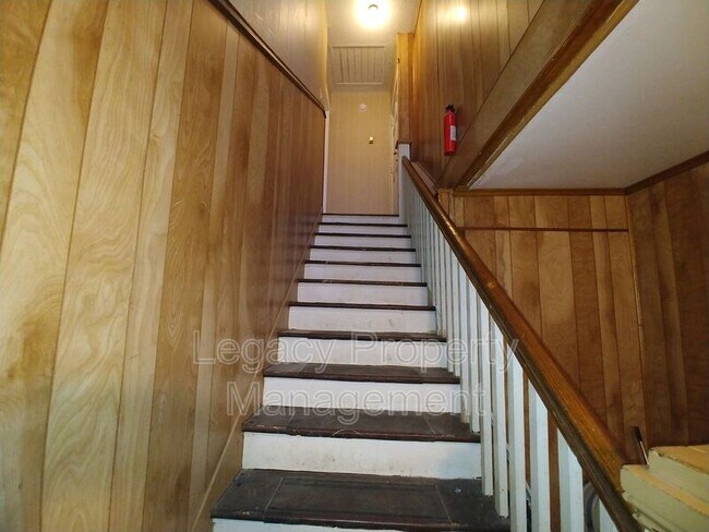 703 Askew St Unit B