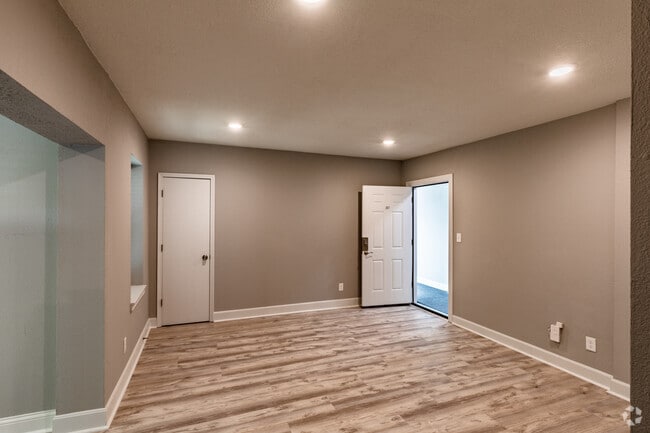 Apt. 207