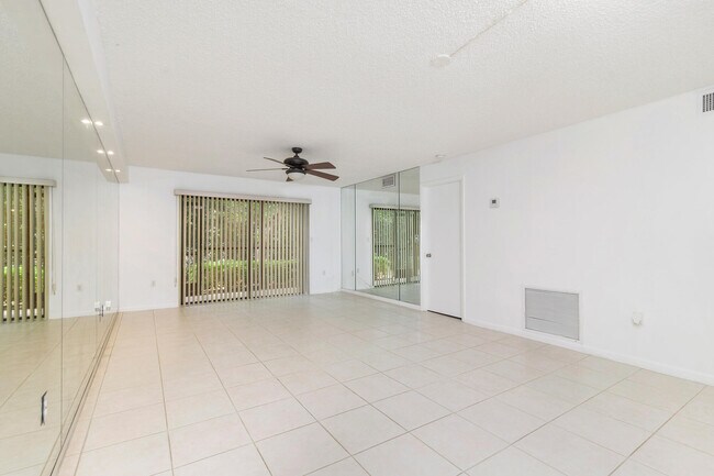 Photo - 3525 S Ocean Blvd Unidad 111