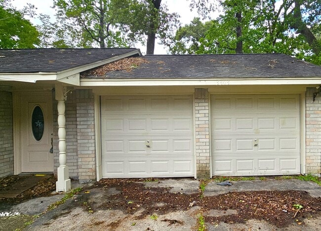 Building Photo - 3303 Roaming Woods Ln Rental