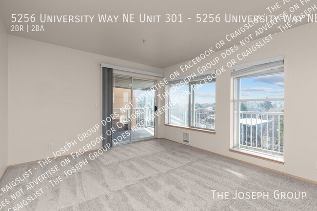 Photo - 5256 University Wy NE Unidad 5256 University Way NE  301 Seattle