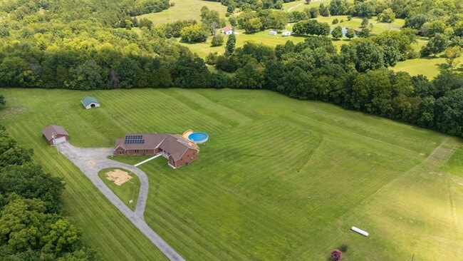 Photo - 1221 Hawthorne Ln