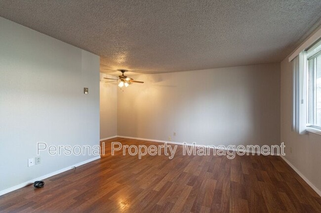 Photo - 10907 NE 7th St