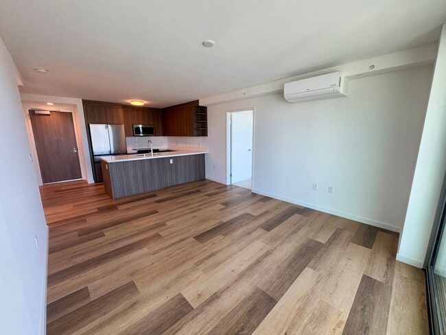 Photo - Brand new, high floor unit w/ 2 parking st...