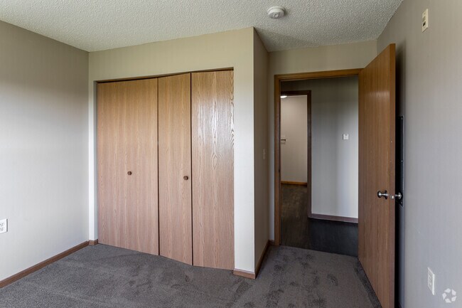 3BR, 1BA - 1,088SF - Bedroom
