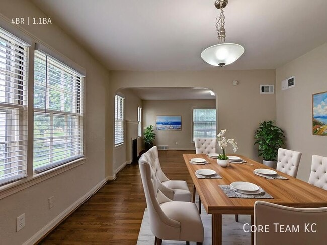 Photo - 629 E Meyer Blvd