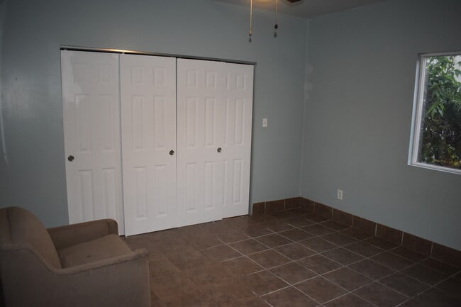 Photo - 1220 W 45th St