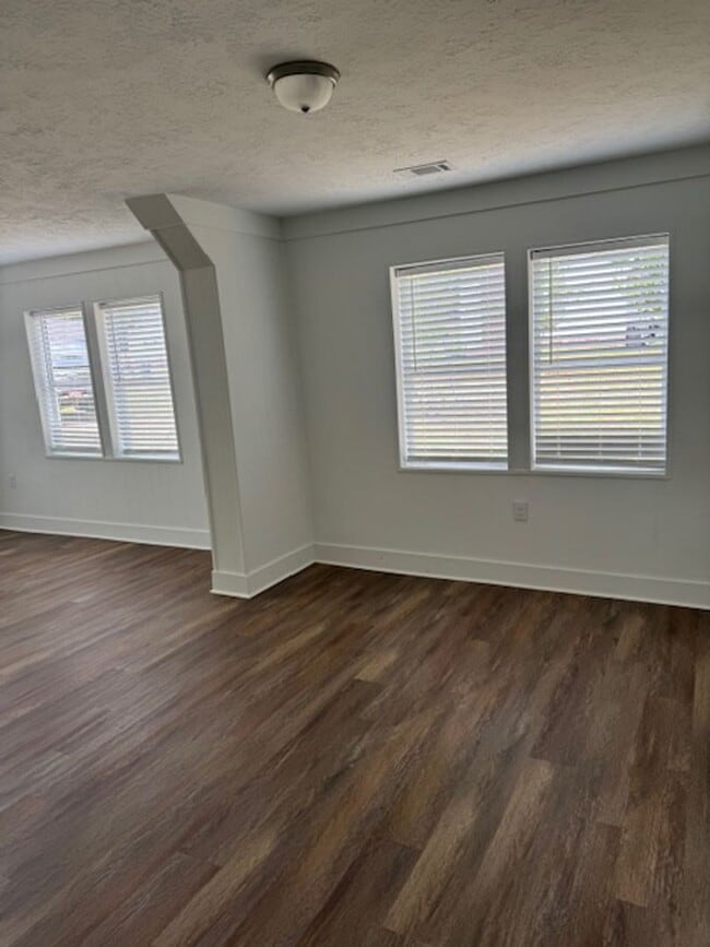 Photo - Completely renovated near The Greenway