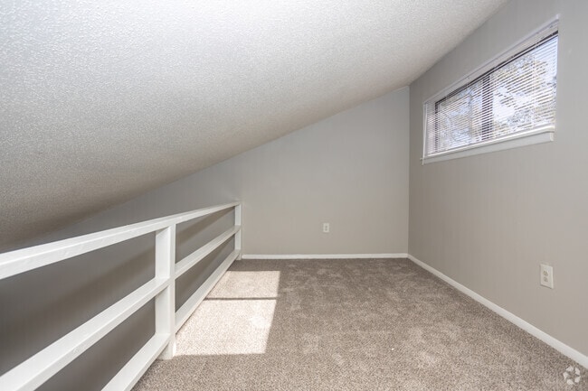 1BR, 1BA - 600SF