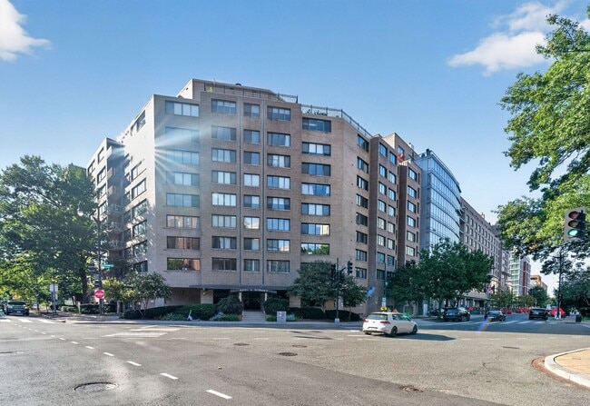 2201 L St NW