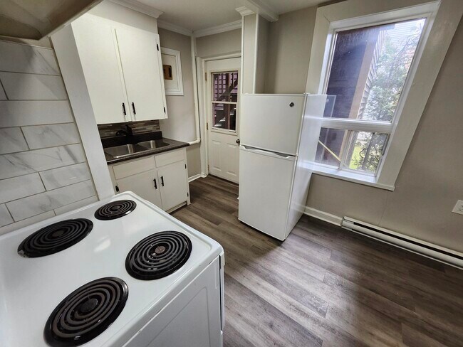 Photo - 95-95 Hazen St Unit 2