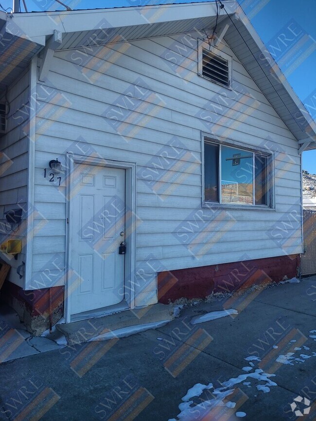 Building Photo - Available Now!  Call 307-382-9180 to sched... Rental