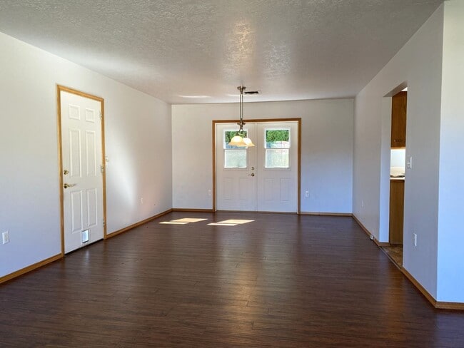 Photo - Single-Level Simplicity