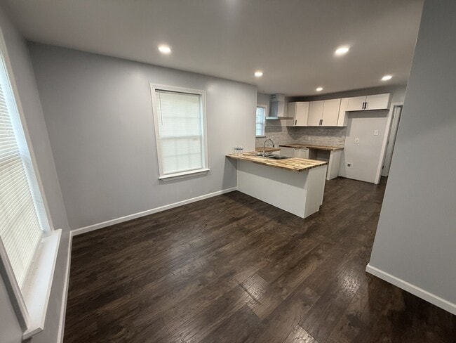 Photo - 1031 N Belvedere Blvd