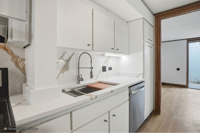 Photo - DOWNTOWN ~ Gene Leedy Townhouse ~ with Community Pool