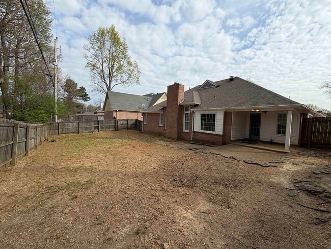 Photo - 1565 Dexter Run W