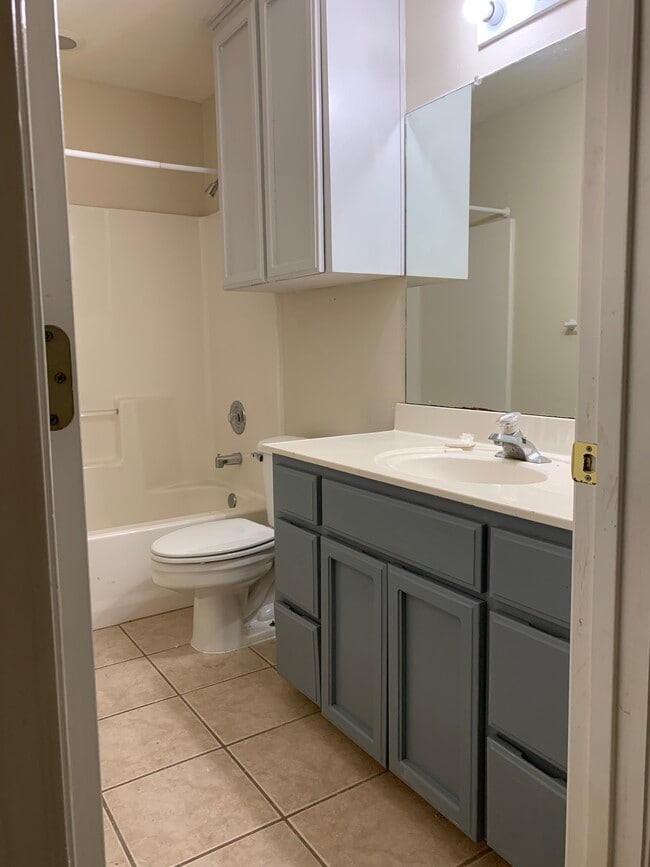 Bath 2 - 13661 Teague Ln Unit 16