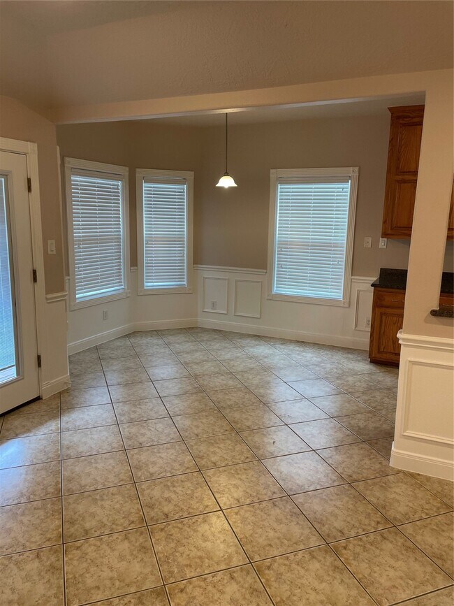 Photo - 1018 S Booth Ln