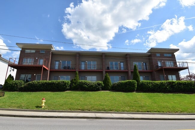 Photo - Large 2 Bedroom Condo For Rent Near Historic Downtown Clarksville!