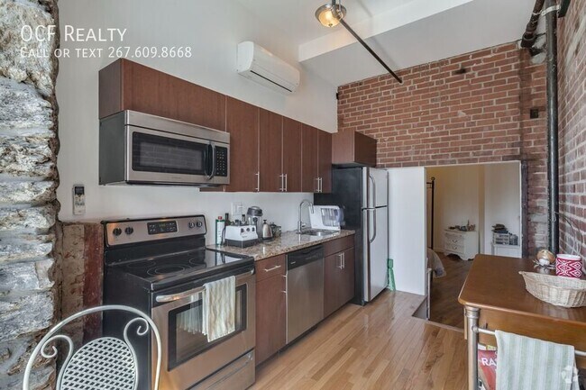 Building Photo - 4 Leverington Ave Unit 206 Rental