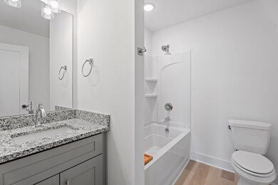 Photo - 608 Markham St