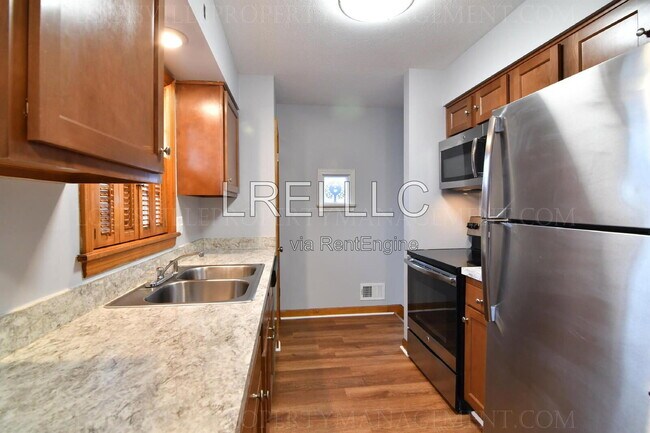 Photo - 818 Iroquois Ave