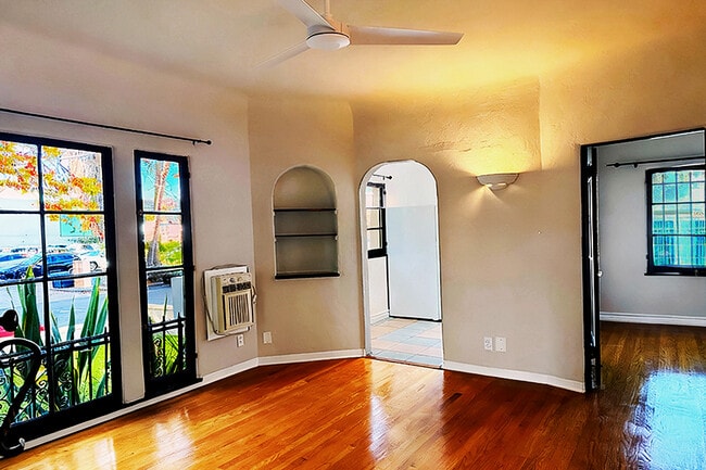 01-Living/Dining area - 632 N Sycamore Ave