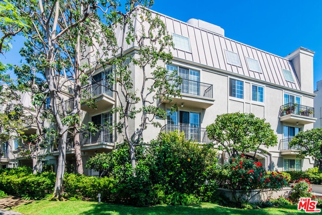 Building Photo - 458 N Oakhurst Dr Unit 206 Rental