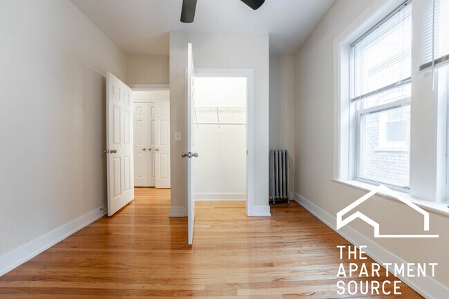4647 N Wolcott Ave Unidad 1B