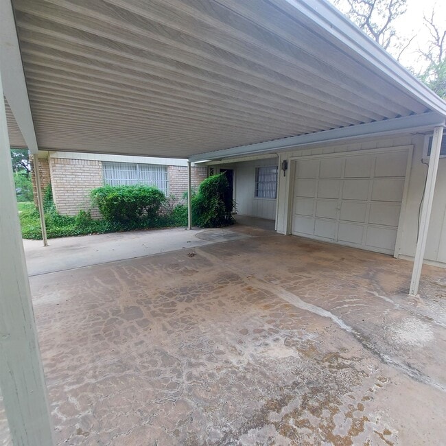 Photo - 151 Riverside Dr