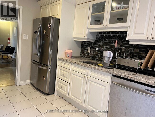 Photo - 51 Ealing Dr