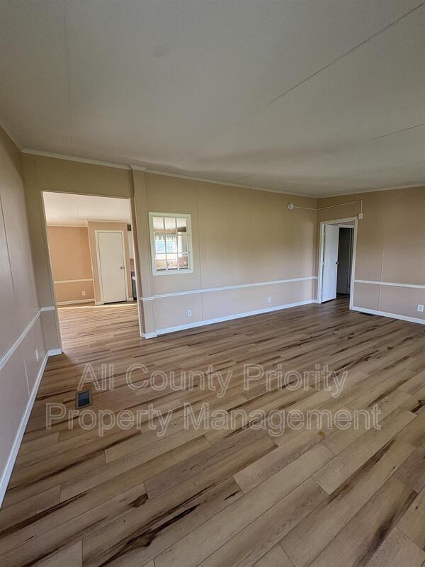 Photo - 1916 NC Hwy 210