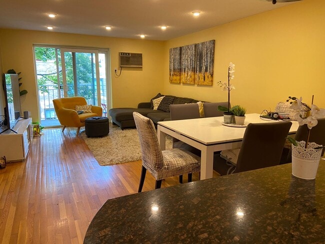 Building Photo - 50 Green St Unit 308 Rental