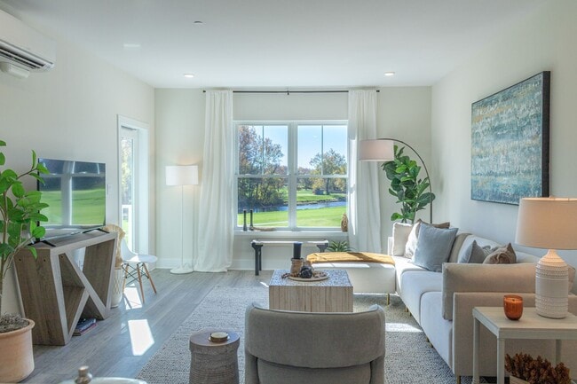 Residences at West Hills Country Club