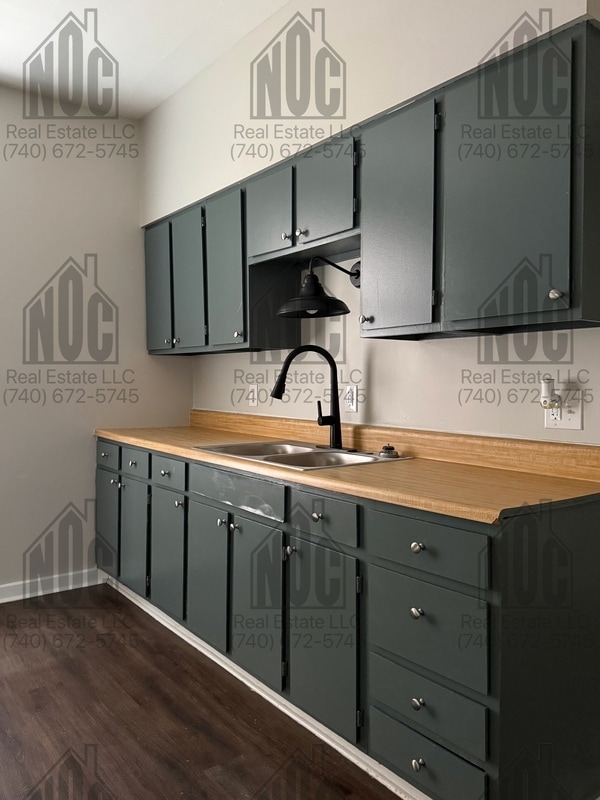 Photo - 160 1/2-160 1/2 Lake St