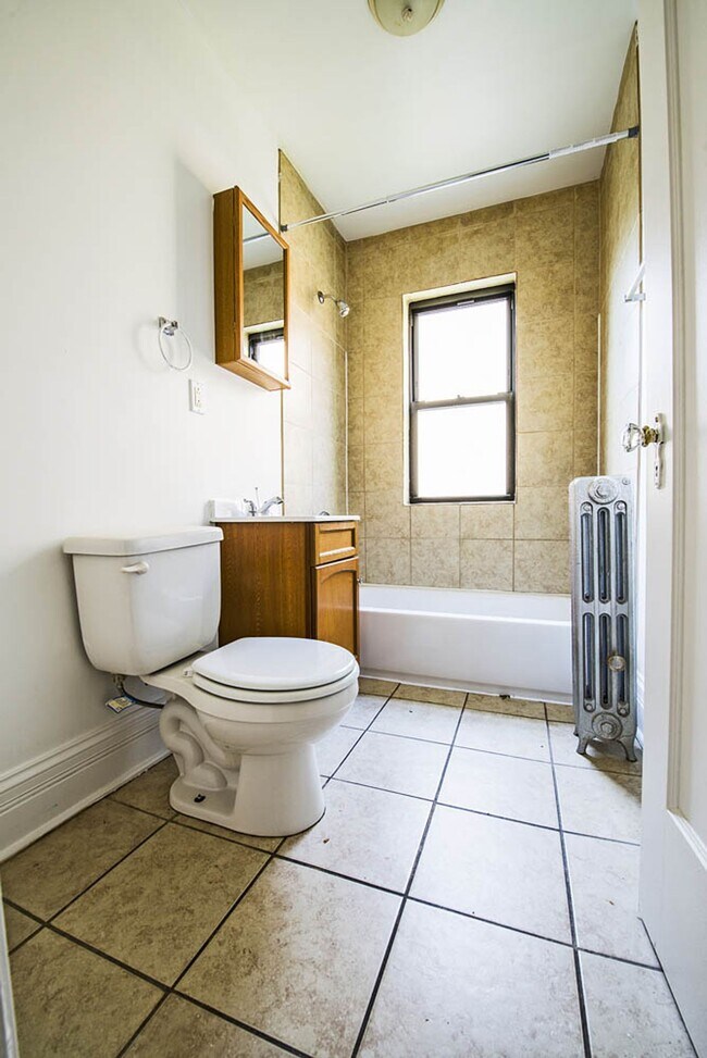 Photo - 8236 S Maryland Ave Chicago, IL 60619