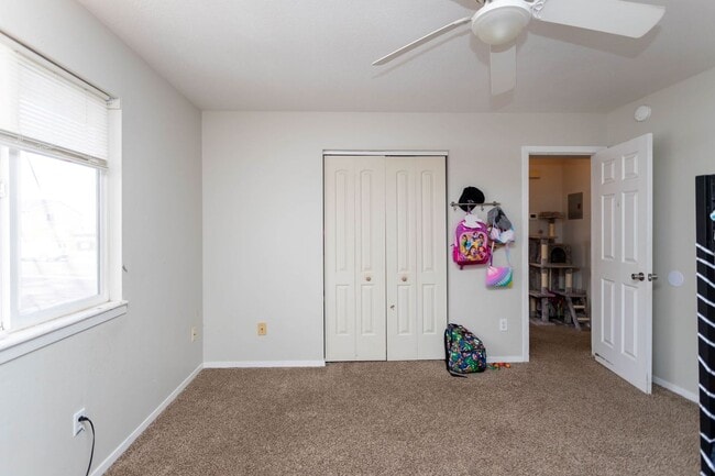 Photo - Fourplex in great central location! Unidad 6849