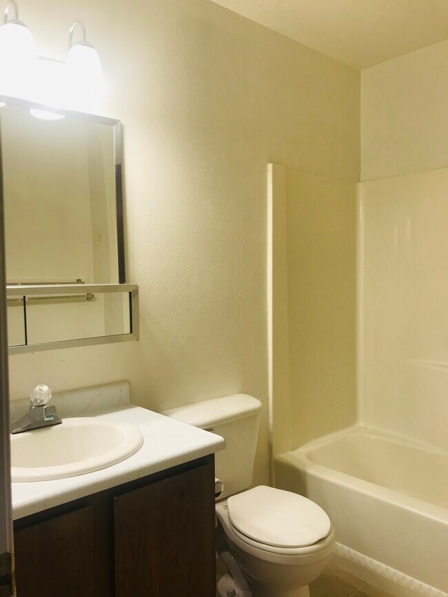 Photo - 609 Kingman Ave Unit B