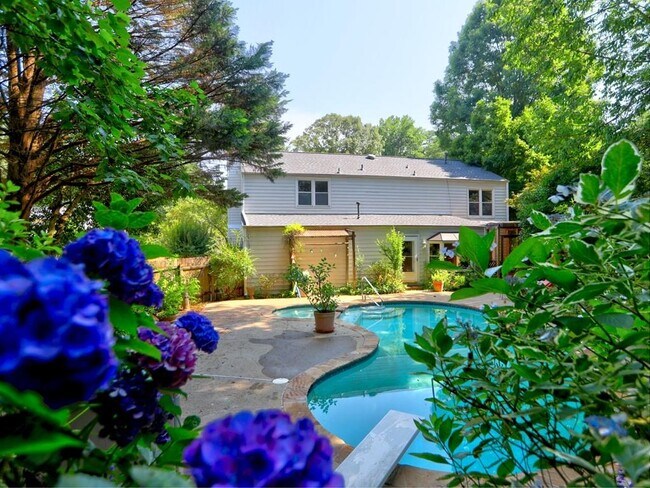 Photo - 4512 Woodlawn Lake Dr