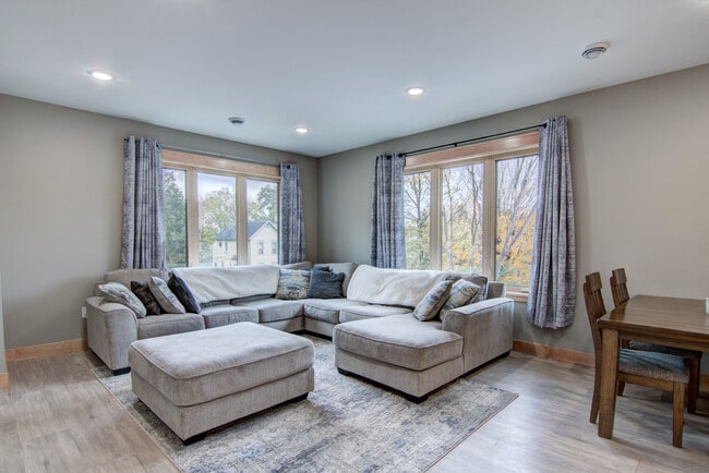 Photo - 2130-2136 4th St