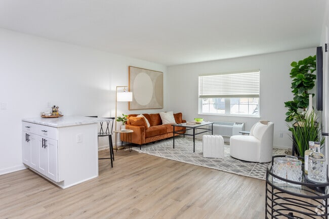 1BR, 1BA - 600SF Augusta - Sala de estar