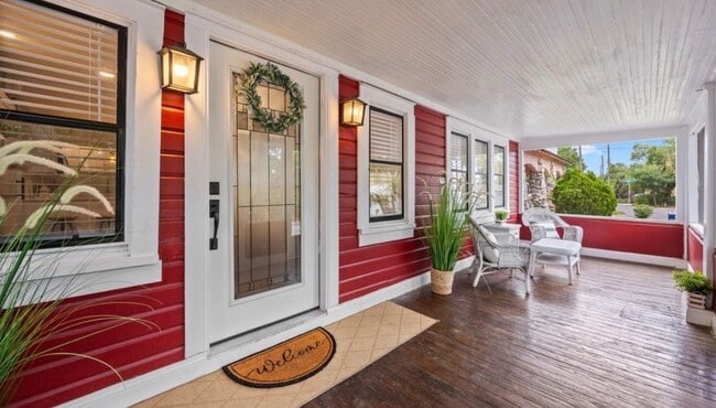 Photo - 136 Washington St