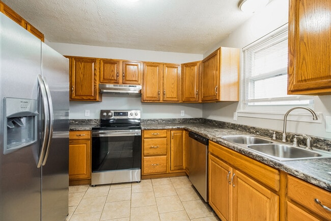 Photo - 682 Mimosa Ct