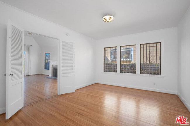 Photo - 162 N Citrus Ave