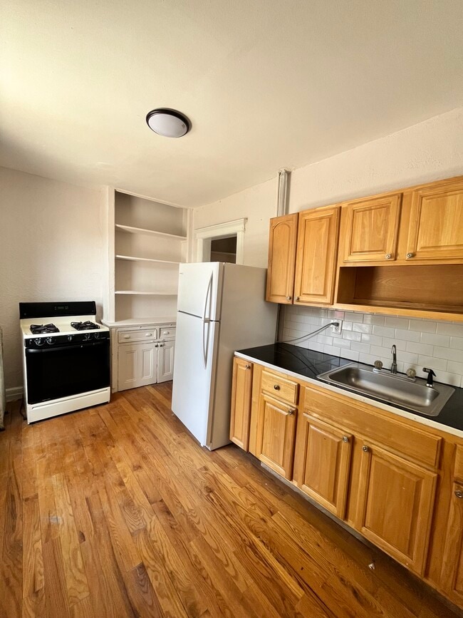 Building Photo - 190 Ocean Ave Unit 3 Rental