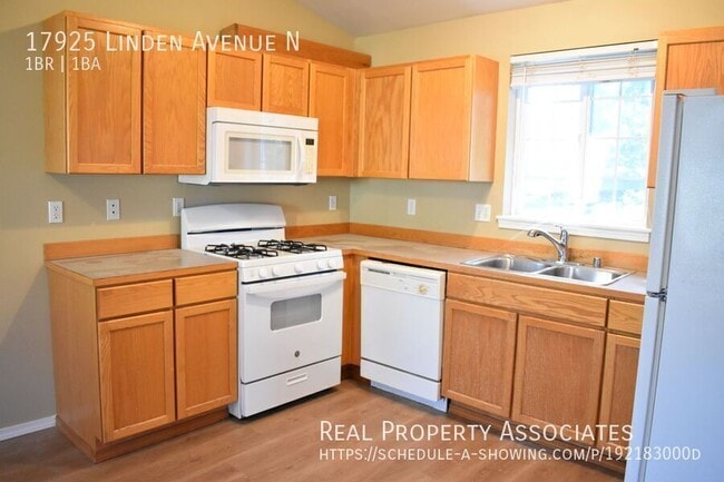 Photo - 17925 Linden Ave N