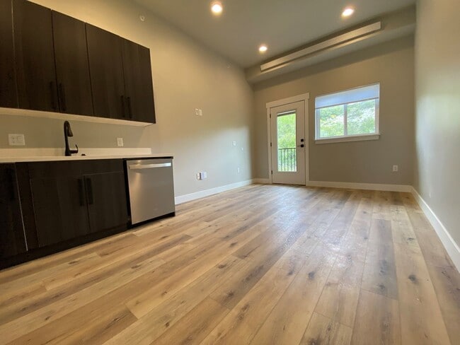 Photo - Stylish 1BD Condo with Modern Finishes Unit 202